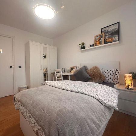 Habitacion En Madrid Exterior photo